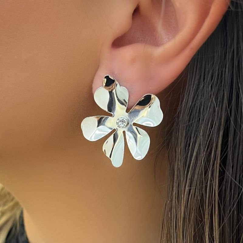Brinco Flor com Uma Zirconia Dentro