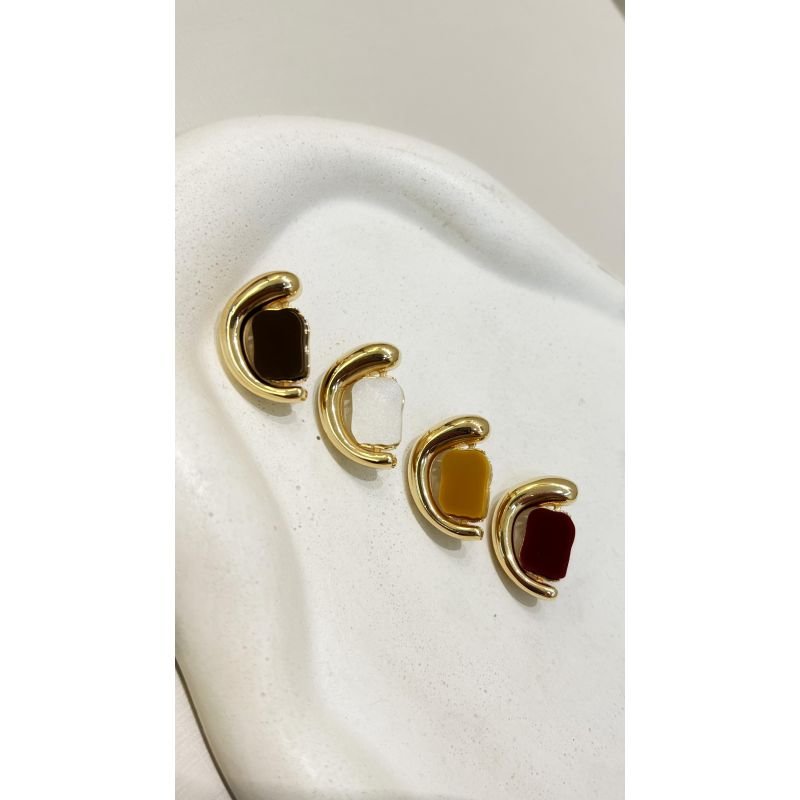 Brinco Lua Raízes Caramelo